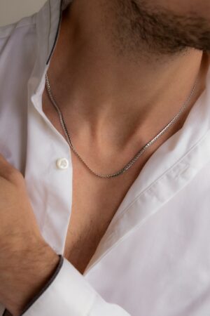 Caitlyn Minimalist Men's Bold Snake Chain Necklace Elevate Your Everyday Style