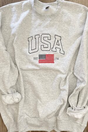 Embroidered American Flag Sweatshirt A Patriotic Symbol of Pride and Unity