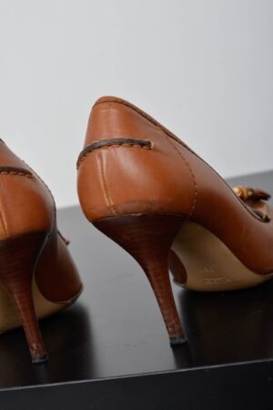 Captivating Brown Leather Heels Gucci by Tom Ford's Timeless Elegance