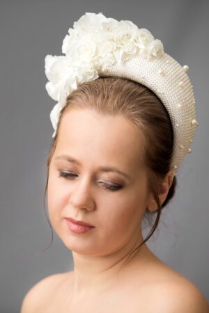 Royal-Inspired Cream Fascinator Headband with Birdcage Veil Elevate Your Bridal Look