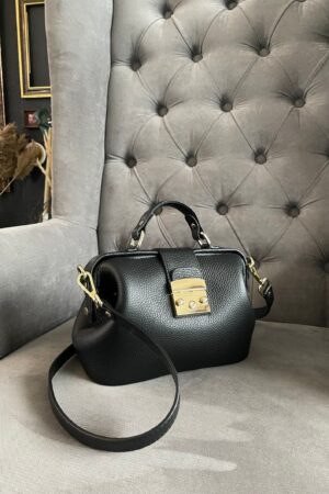 Timeless Leather Satchel The Epitome of Style and Functionality for Women