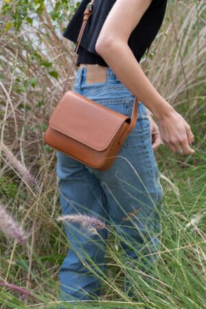 Timeless Leather Shoulder Bag Elevate Your Style with Classic Elegance