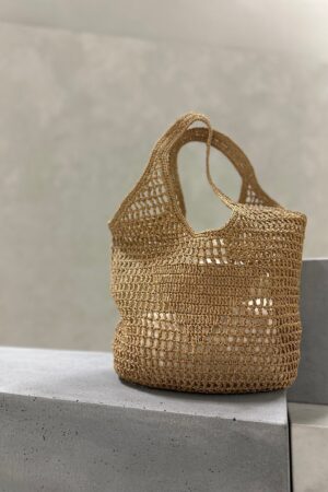 Captivating Raffia Beach Tote Your Summer Essential for Style and Functionality