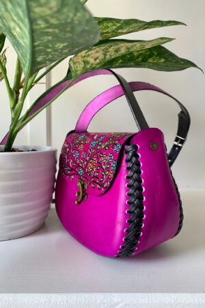 Exquisite Hand-Crafted Mexican Leather Floral Purse A Symphony of Art and Tradition