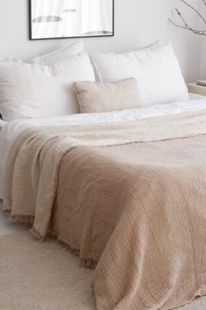 Oversized King Muslin Bedspread Luxurious Gauze Cotton Throw Blanket for Summer Comfort