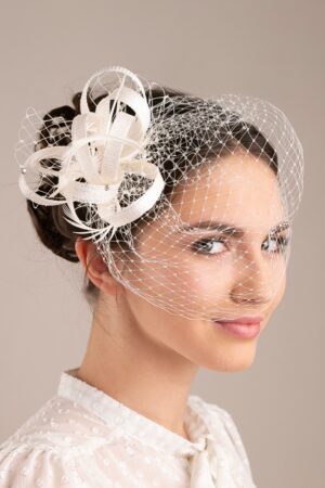 Enchanting Bridal Fascinator Adorn Your Wedding Day with Grace and Elegance