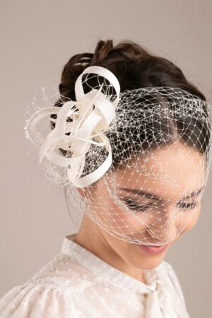 Enchanting Bridal Fascinator Adorn Your Wedding Day with Grace and Elegance