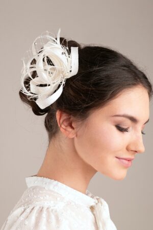 Enchanting Bridal Fascinator Adorn Your Wedding Day with Grace and Elegance