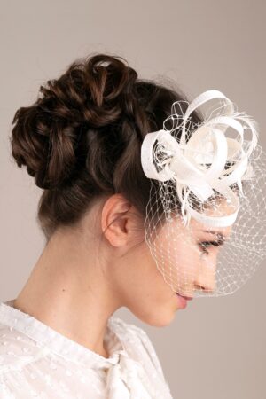 Enchanting Bridal Fascinator Adorn Your Wedding Day with Grace and Elegance