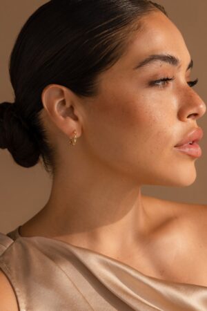 Caitlyn Minimalist Link Hoop Earrings Timeless Elegance for Everyday Glamour