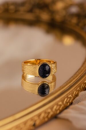 Vintage Black Signet Ring A Timeless Statement of Boldness