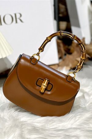 Exquisite Leather Bamboo Joint Handbag A Timeless Accessory for Every Occasion