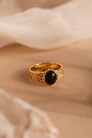 Vintage Black Signet Ring A Timeless Statement of Boldness