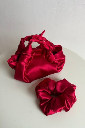 Knotted Satin Bag A Versatile Accessory for Every Occasion