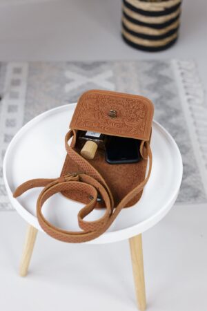 Exquisite Handmade Leather Shoulder Bag A Timeless Gift for Her