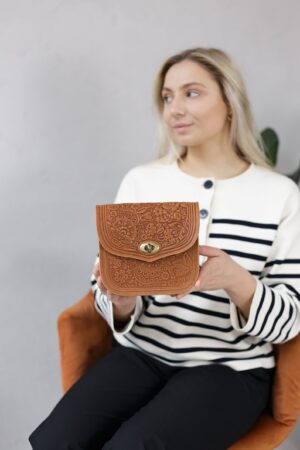 Exquisite Handmade Leather Shoulder Bag A Timeless Gift for Her