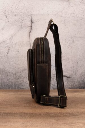 Timeless Leather Crossbody Elevate Your Style with Minimalist Chic