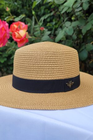 Embellished Bee Malibu Straw Hat A Timeless Fedora for Sun-Kissed Style