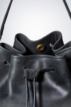 Captivating Black Bucket Bag A Versatile Accessory for Women