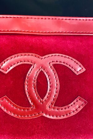 Captivating Chanel Cosmetic Clutch A Velvet Symphony in Pink and Red