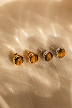 Vintage-Inspired Round Gemstone Studs Minimalist Elegance in Jade, Opal, and Labradorite