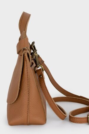 Exquisite Handmade Leather Crossbody Bag A Timeless Accessory for the Modern Woman