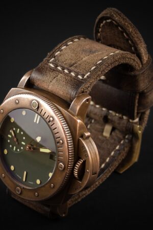 DH09 - Vintage Desert Premium Handcrafted Full-Grain Leather Watch Strap for Timeless Style