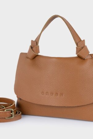 Exquisite Handmade Leather Crossbody Bag A Timeless Accessory for the Modern Woman