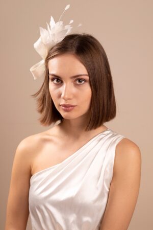 Enchanting Bridal Feather Fascinator Adorn Your Wedding Day with Grace and Elegance