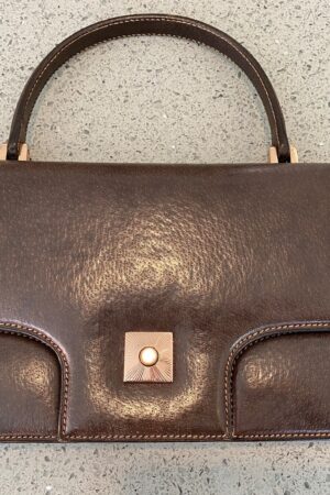 Timeless Elegance Vintage Gucci Leather Briefcase for the Discerning Professional