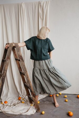 VAKARE Elegant Long Linen Skirt in Green Gingham for Women