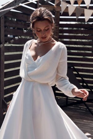 Enchanting Bridal Embrace Ivory Knitted Cardigan with Ribbons for an Autumn Wedding