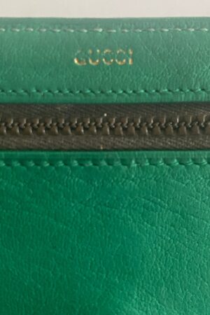 Vintage Gucci Two-Tone Leather Change Purse A Timeless Accessory from the 1970s