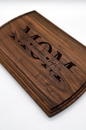 Personalized Mother's Day Cutting Board A Cherished Keepsake for Mom