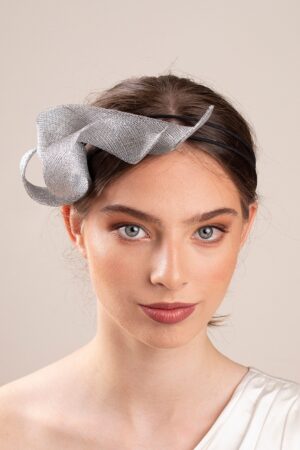 Exquisite Bridal Silver Fascinator Adorn Your Wedding Ensemble with Grace and Elegance