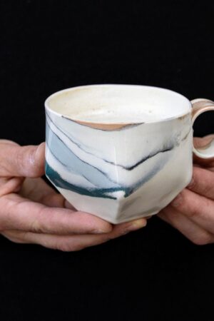 R?verie Handcrafted Ceramic Mug for Moments of Reflection and Tranquility