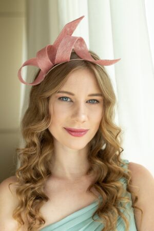 Enchanting Dusky Pink Fascinator Adorn Your Elegance at Weddings