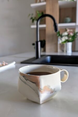 R?verie Handcrafted Ceramic Mug for Moments of Reflection and Tranquility