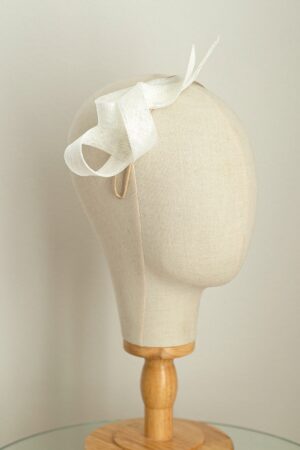 Exquisite Bridal Fascinator Adorn Your Special Day with Sculptural Elegance