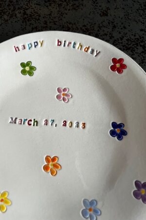 Starry Daisy Plate A Personalized Ceramic Keepsake for Birthdays and Newborns