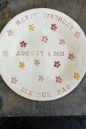 Starry Daisy Plate A Personalized Ceramic Keepsake for Birthdays and Newborns