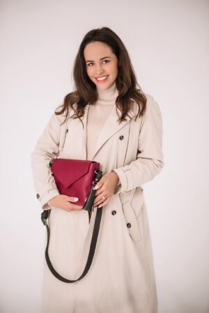 Chic and Versatile Bordo Leather Crossbody Bag with Hanging Toiletry Pouch