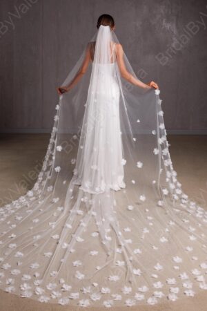 Enchanting 3D Floral Veil Adorn Your Bridal Vision with Ethereal Beauty