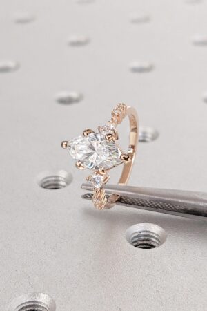 Exquisite Marquise Lab-Grown Diamond Engagement Ring A Promise of Enduring Love