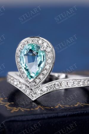 1.35CT Pear Cut Aquamarine Engagement Ring A Shimmering Symbol of Love