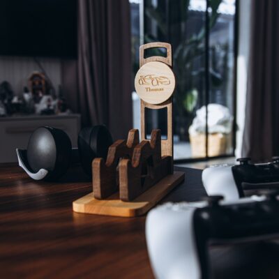 Wooden Personalized Stand For Controller. Best Valentine Gift For Him. Headphone Holder For Men. Headset Accessories. Husband Birthday Gift.